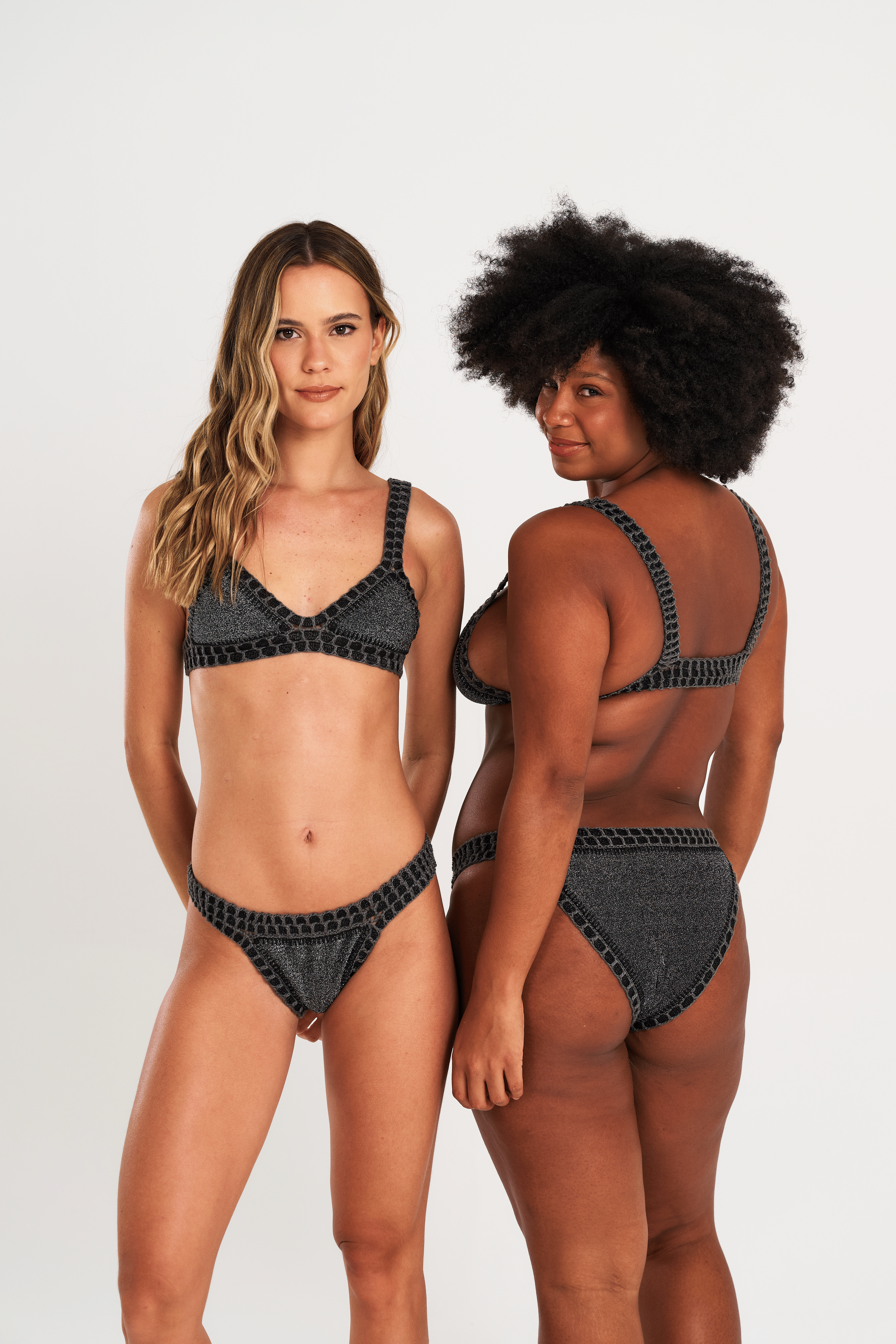 Bikini crochet noir à paillettes Ibiza – vue de dos et face 